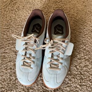 Puma Light Blue & Brown Sneakers